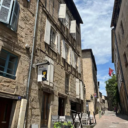 Cozy Champollion 1 * Figeac