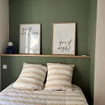 Cozy Champollion 1 *