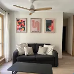 Cozy Champollion 1